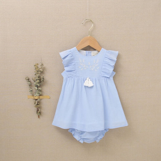 vestido de bebé niña con cubrepañal en bambula en azul celeste