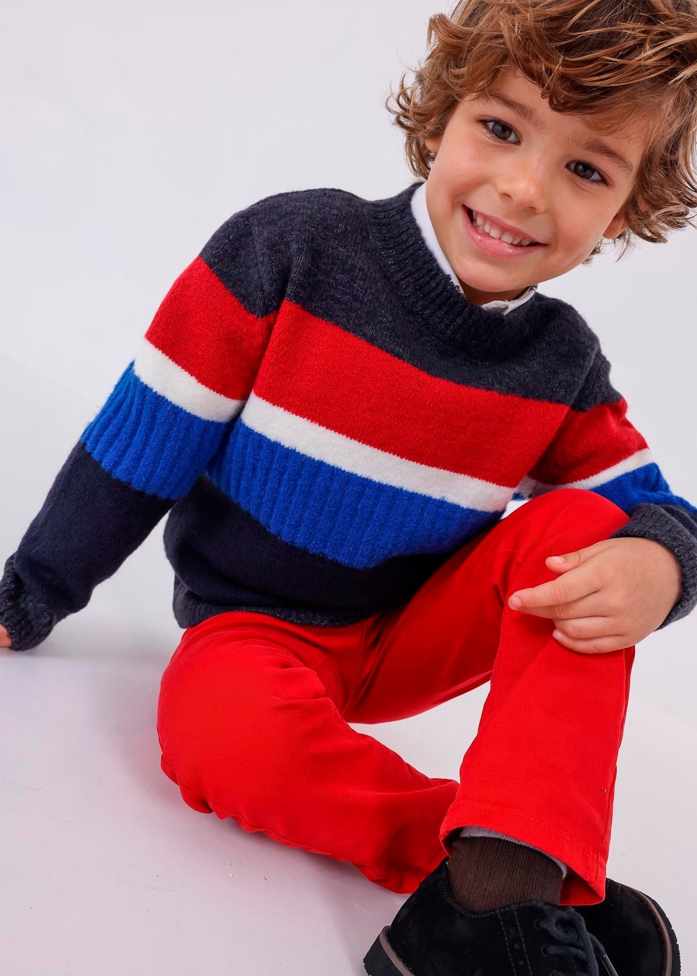 suéter básico azul con franjas colores blanco y rojo para niño, mayoral