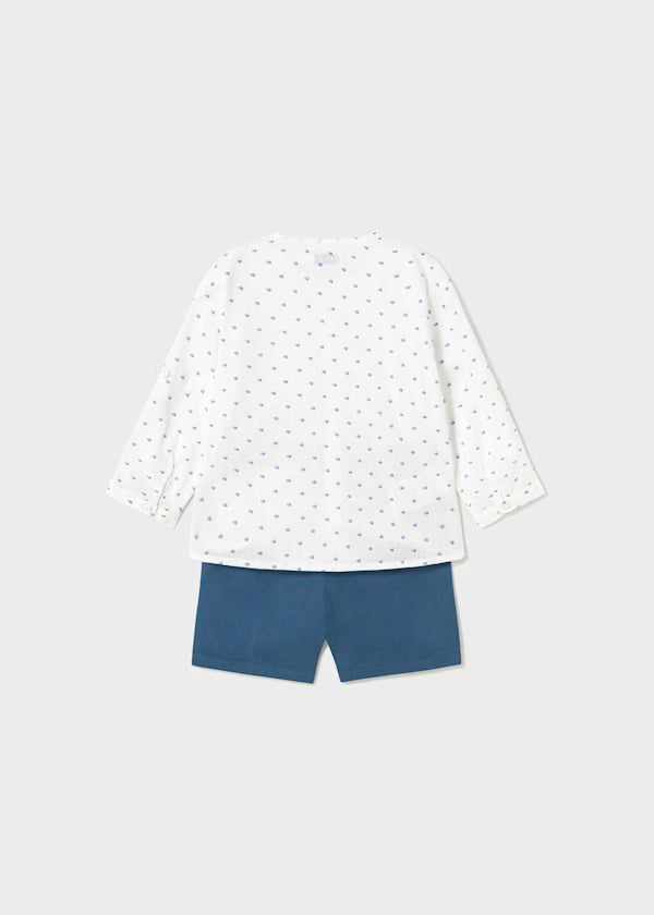 Conjunto bermuda y camisa con blanca, cuello mao