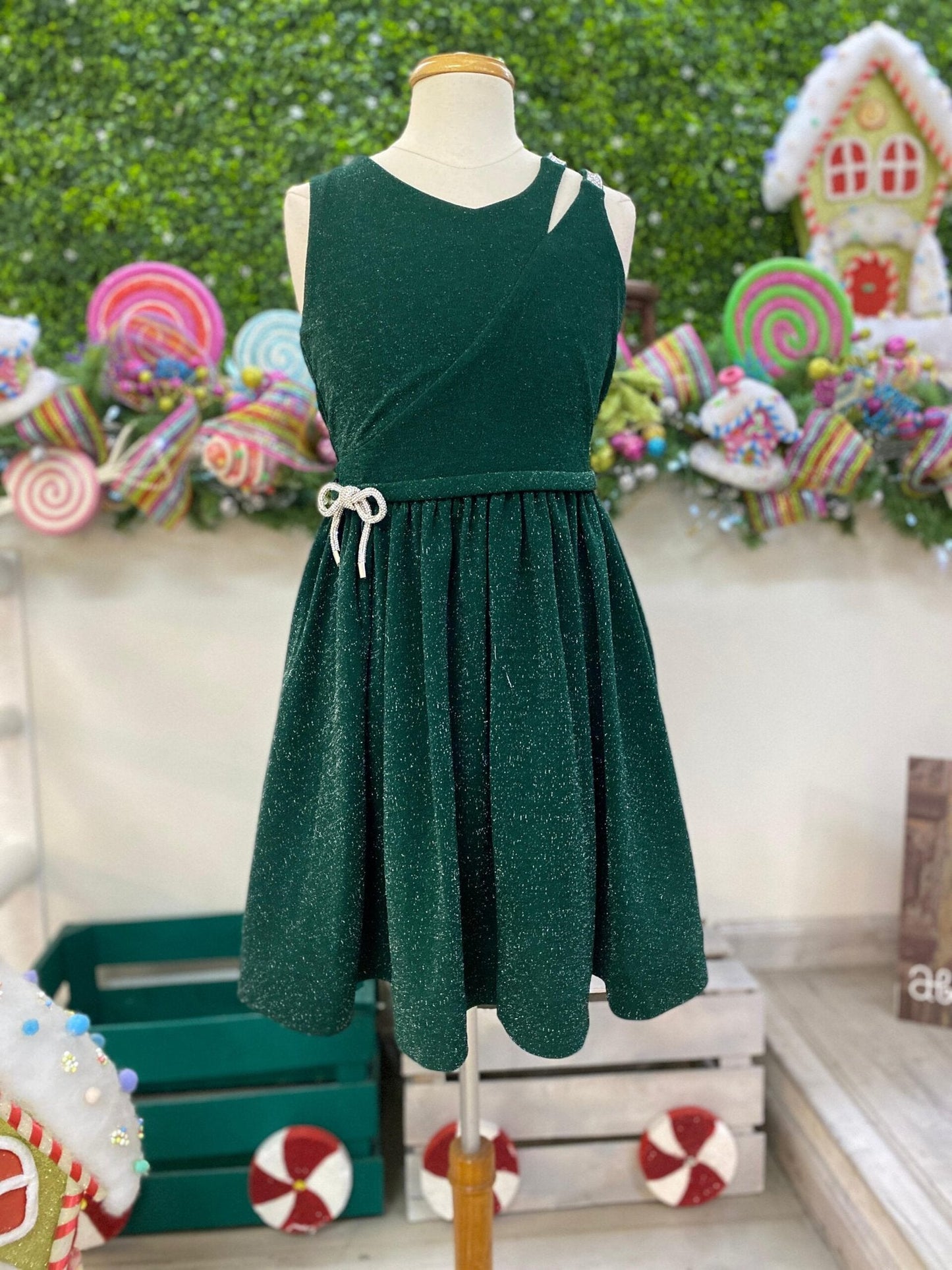 vestido verde con destellos metálicos