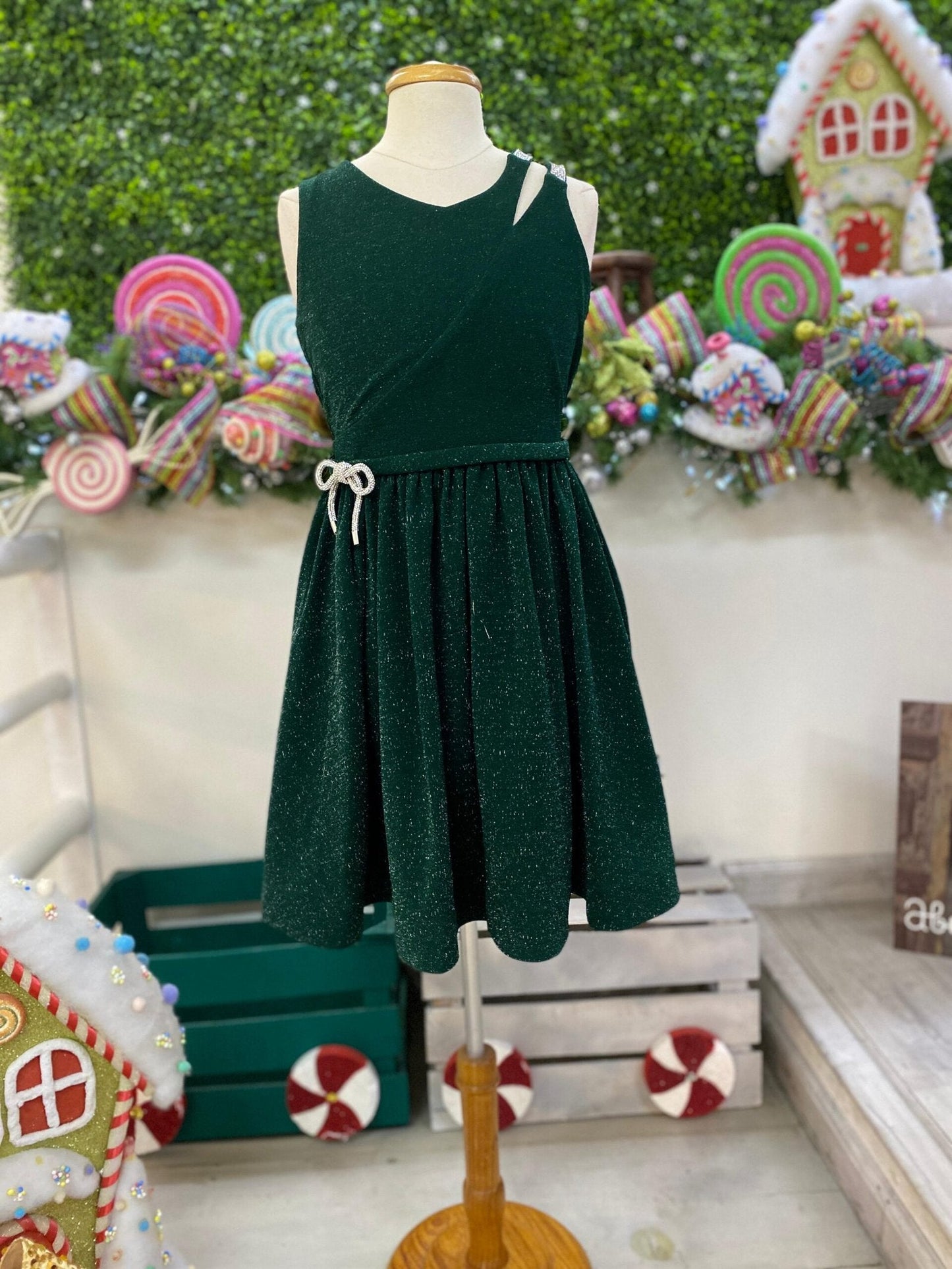 vestido verde con destellos metálicos