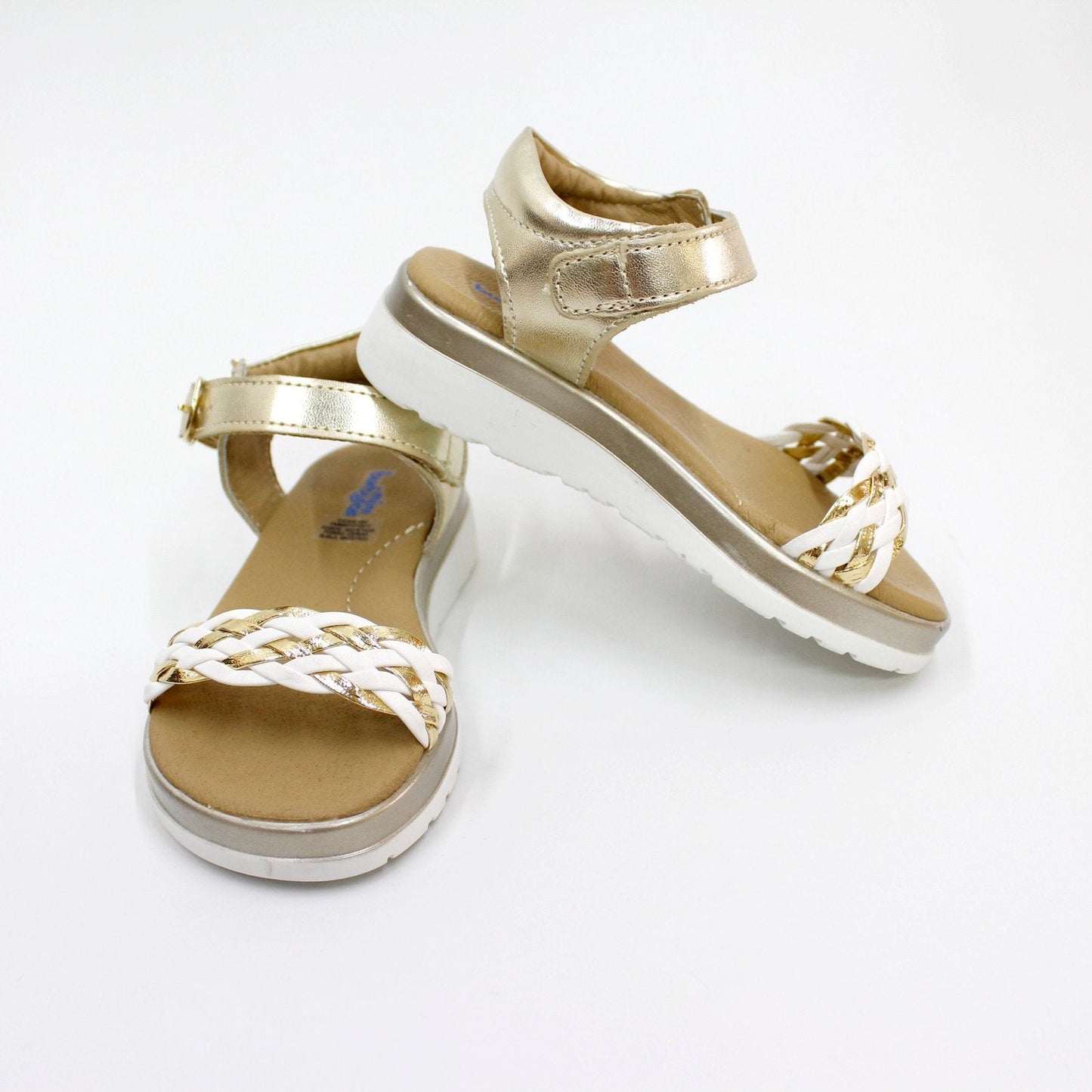 huarache trenza blanco y oro, cierre con hebilla
