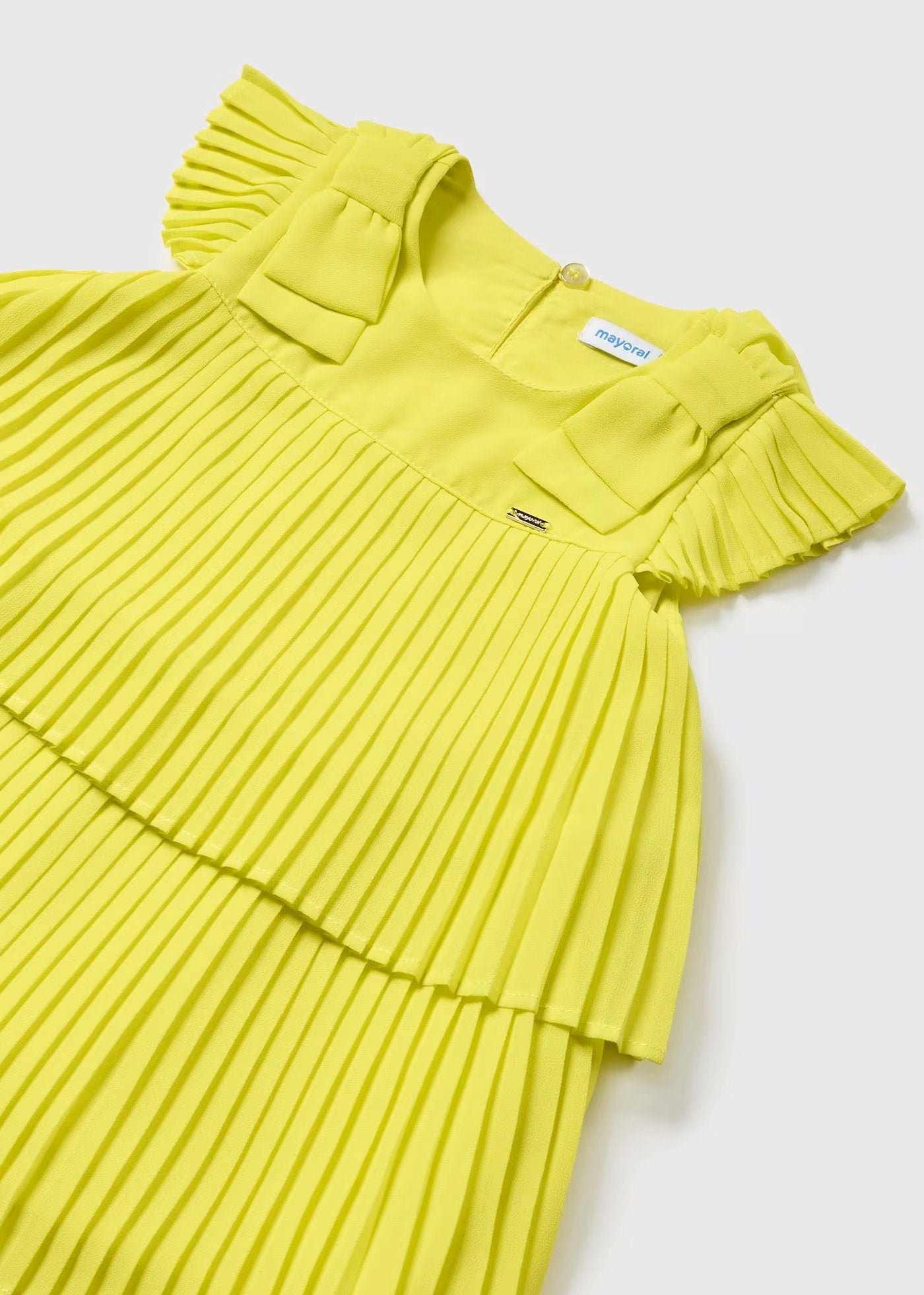 vestido plisado, color limón