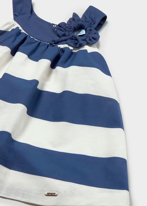 Vestido a rayas azul, cuello redondo