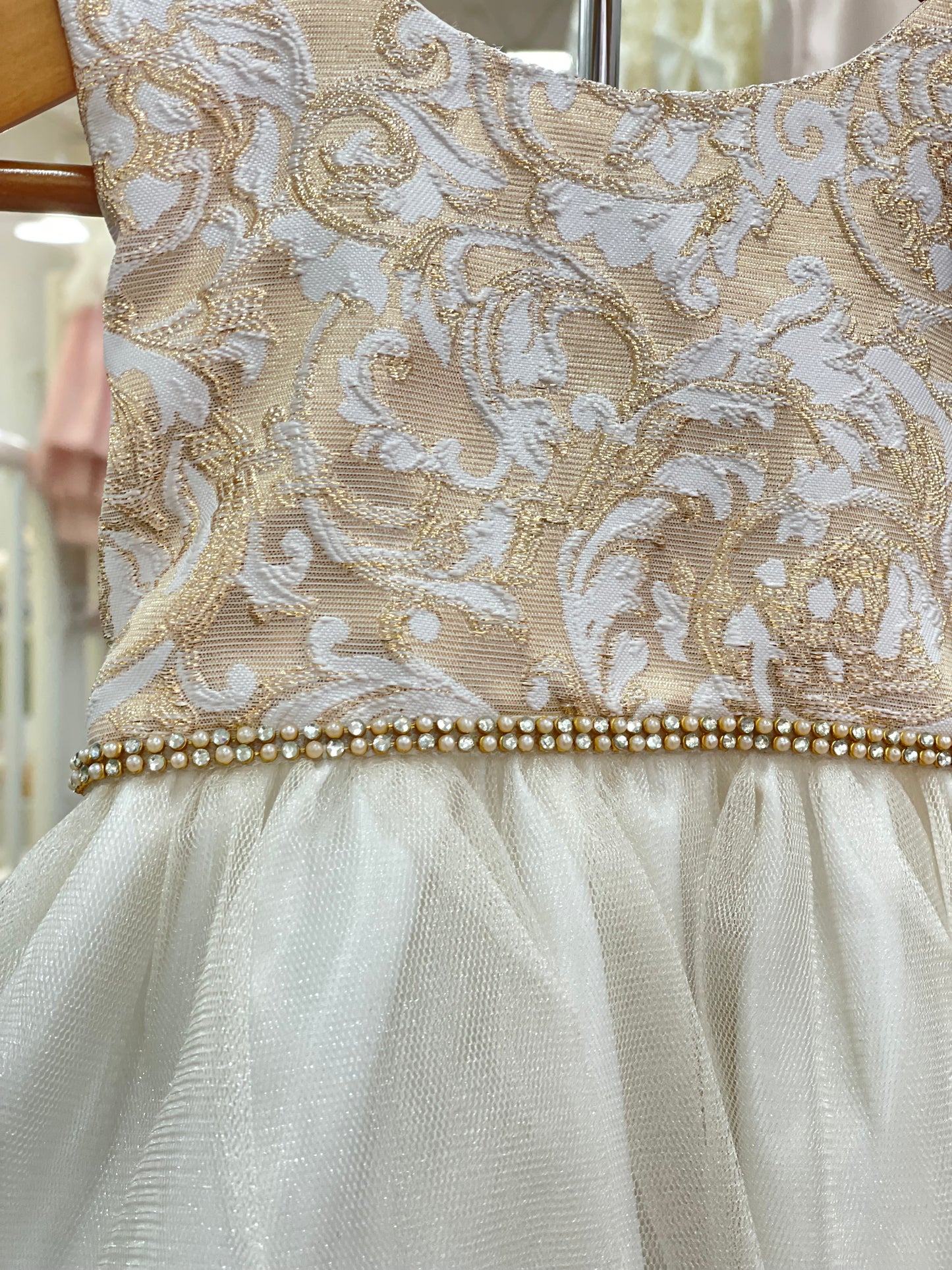 Vestido Ivory Talle Brocado Cinto Cristales