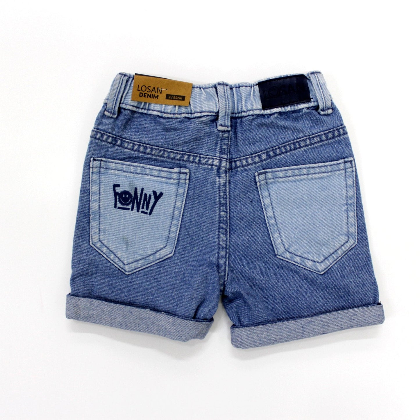 camiseta tie dye y short denim