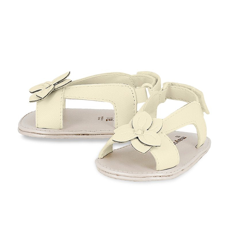 sandalia champagne con flor velcro