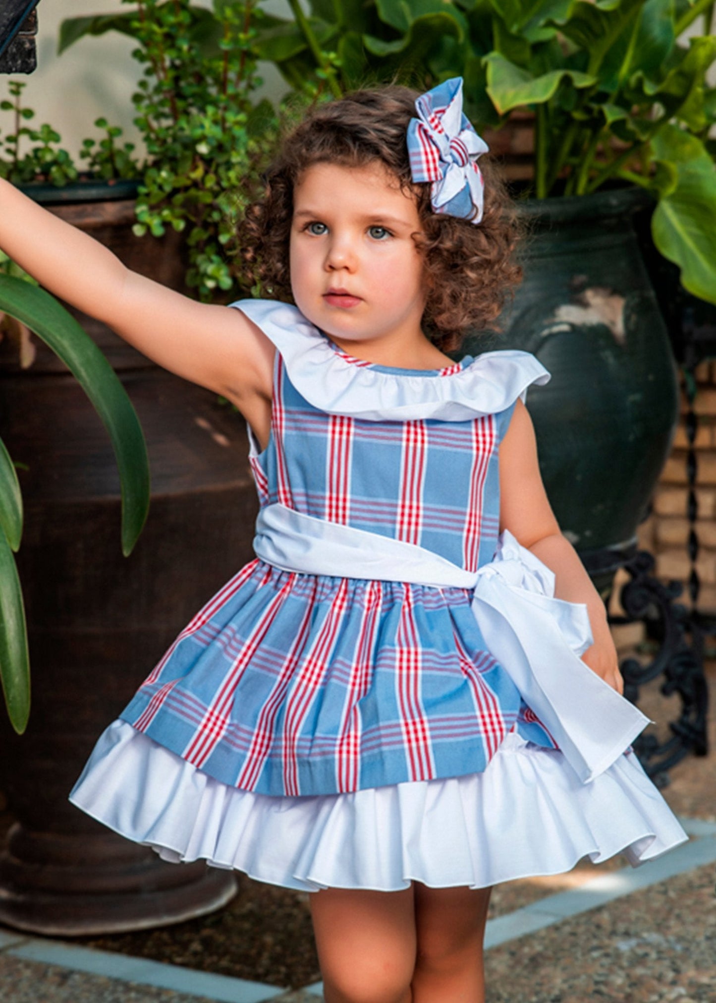 vestido a cuadros azul y rojo