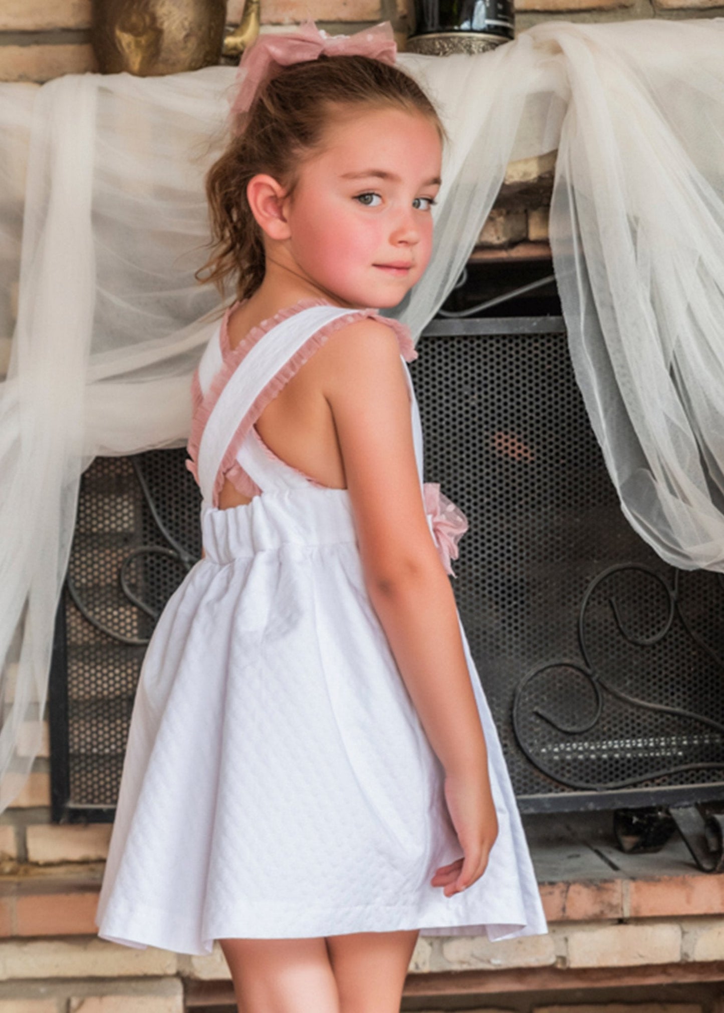 vestido babine color blanco con flores al frente