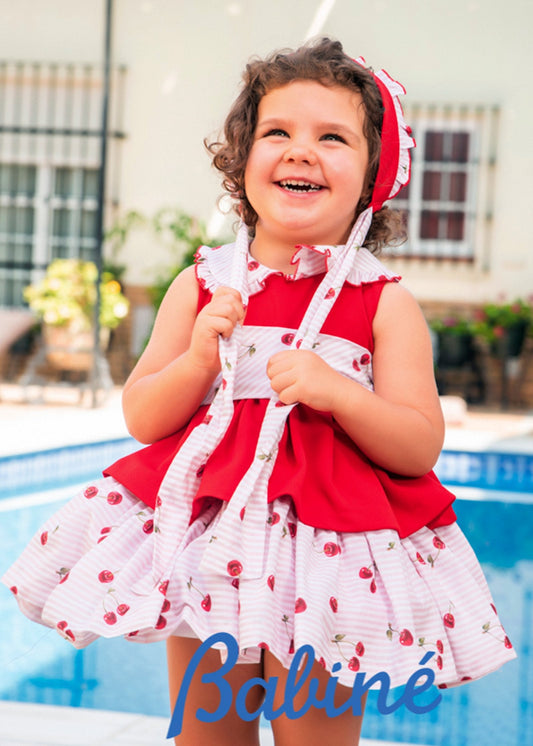 vestido rojo con olanes, print cerezas, no incluye capota