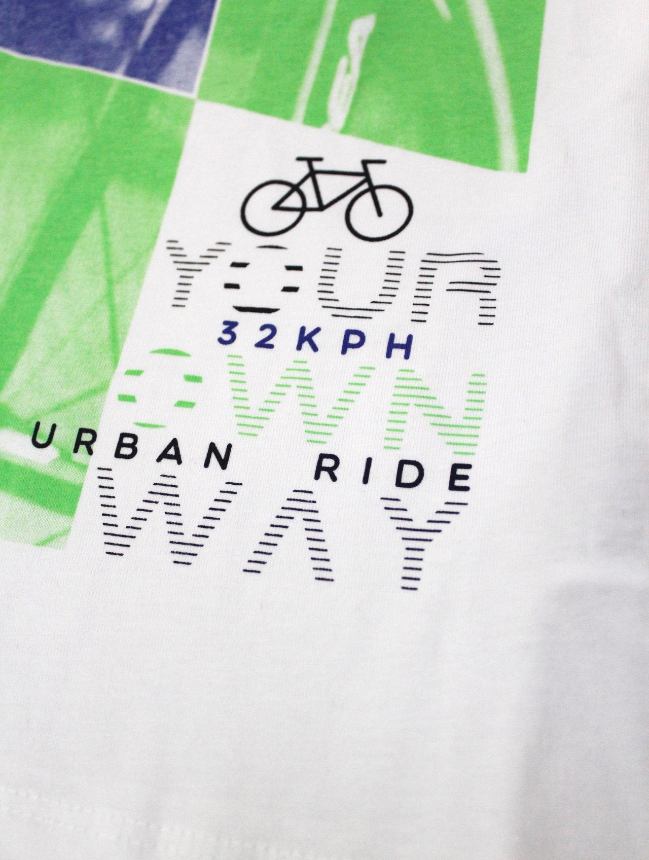 camiseta manga larga color blanco "own the city"
