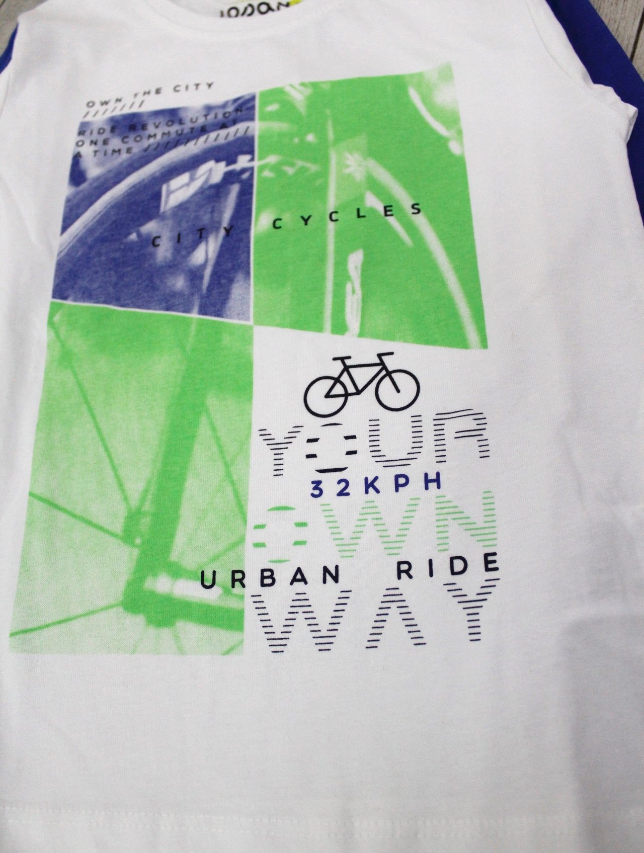 camiseta manga larga color blanco "own the city"