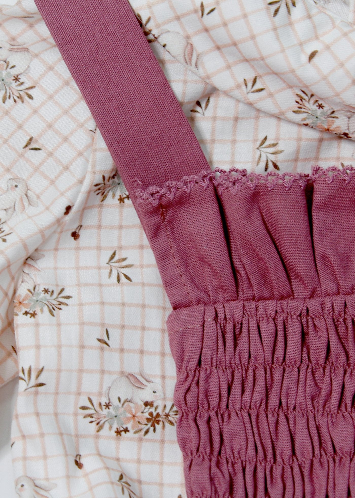 vestido crepe rosa tirantes y camisa beige, marca babiné