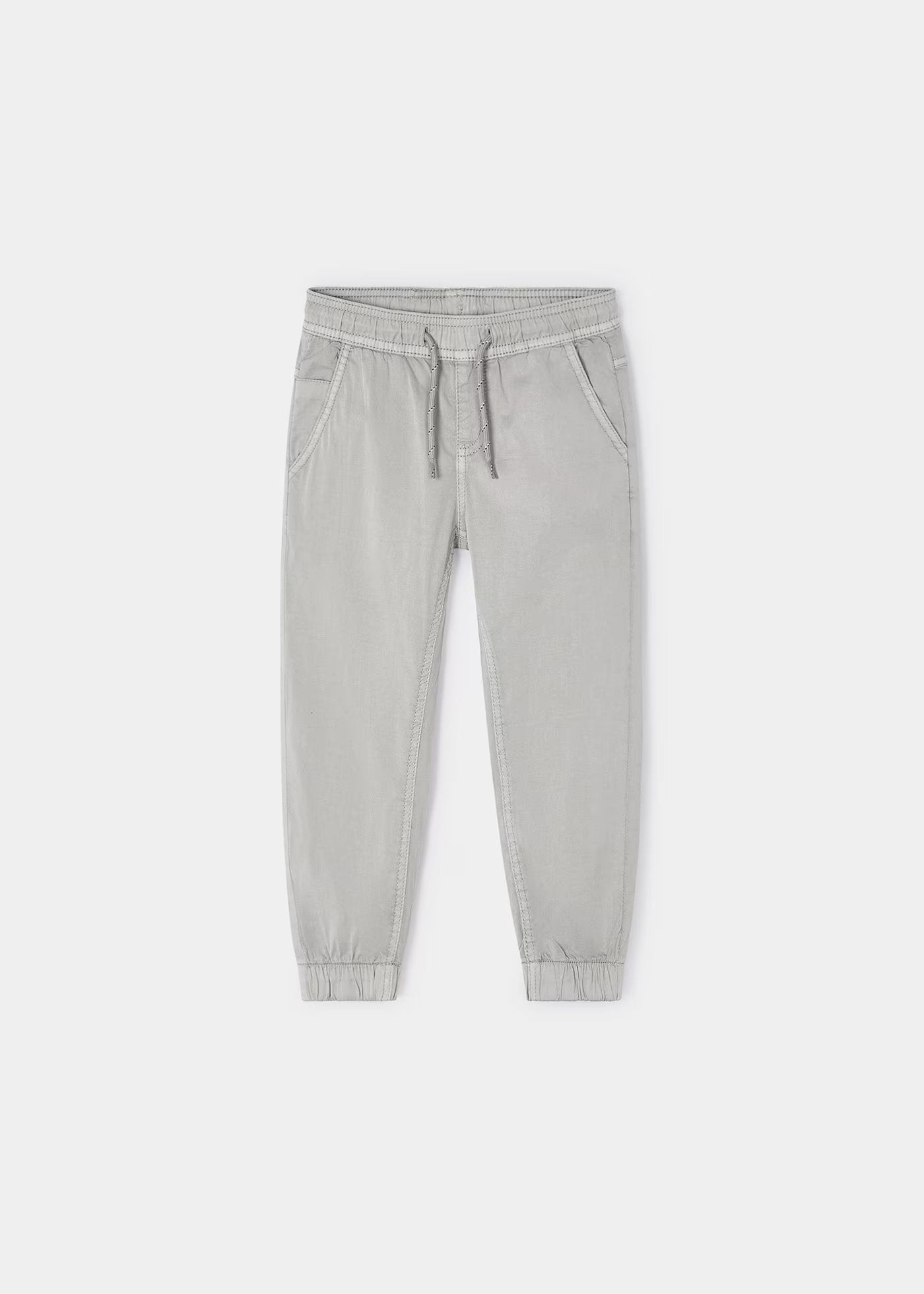 pantalón jogger, color arena, para niño