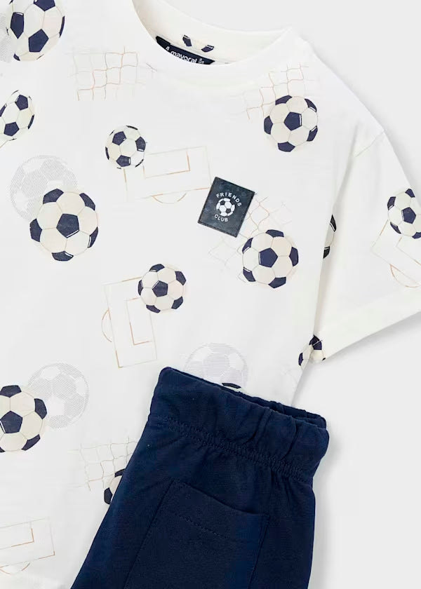 Conjunto bermuda marino y camiseta estampada