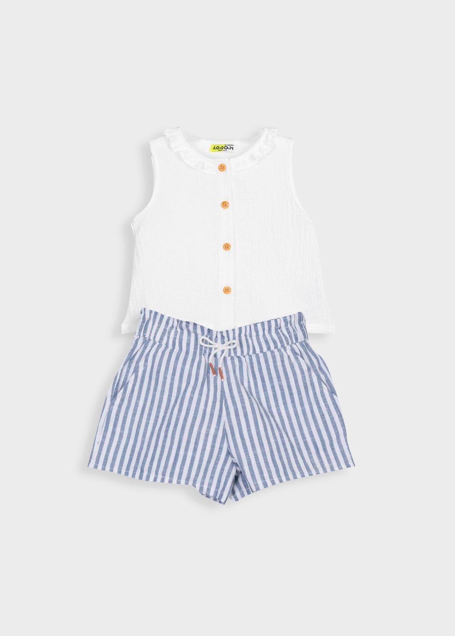 set short a rayas con blusa cuello con olan