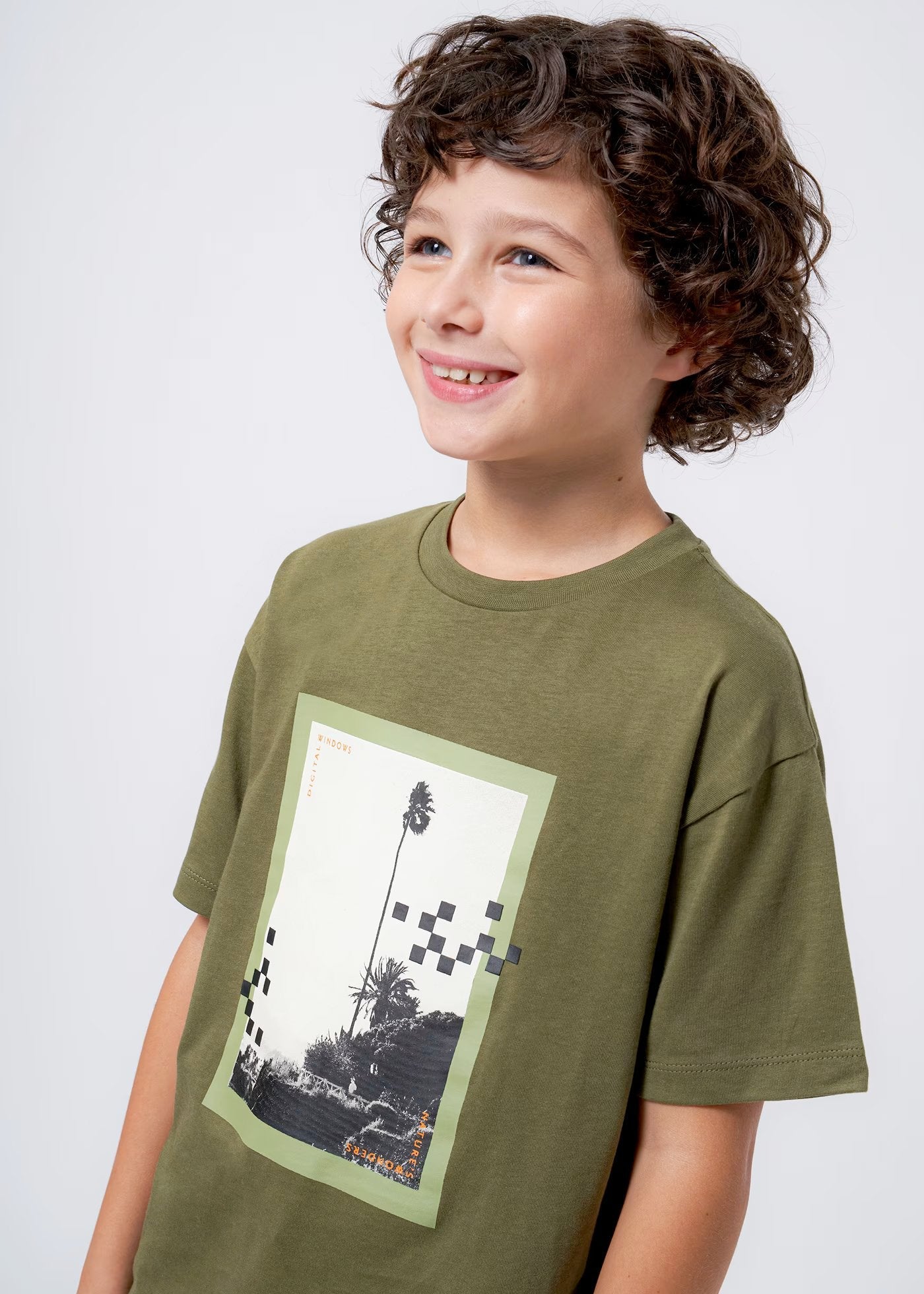 camiseta color verde jungla para niño, marca mayoral
