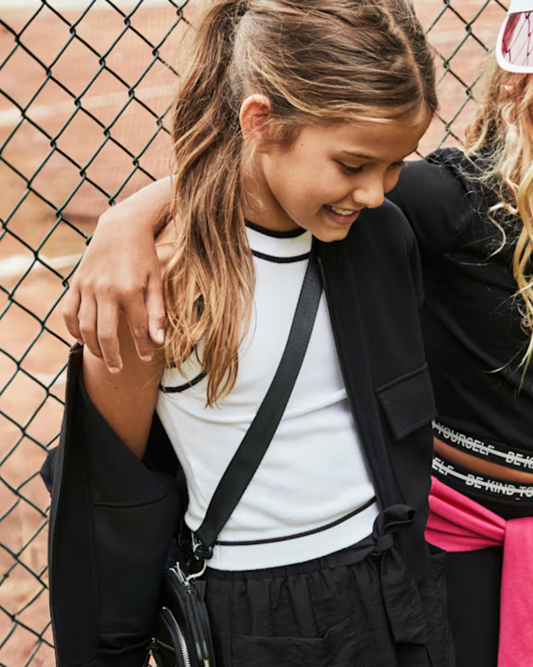 conjunto short negro blusa blanca