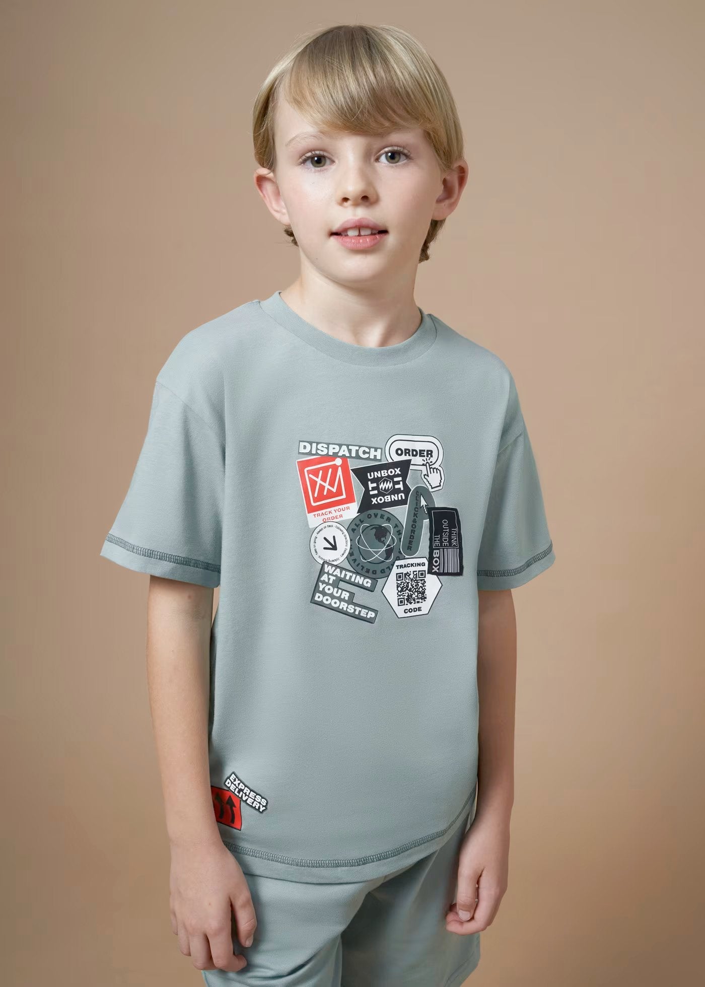 camiseta mayoral color verde mineral para niño