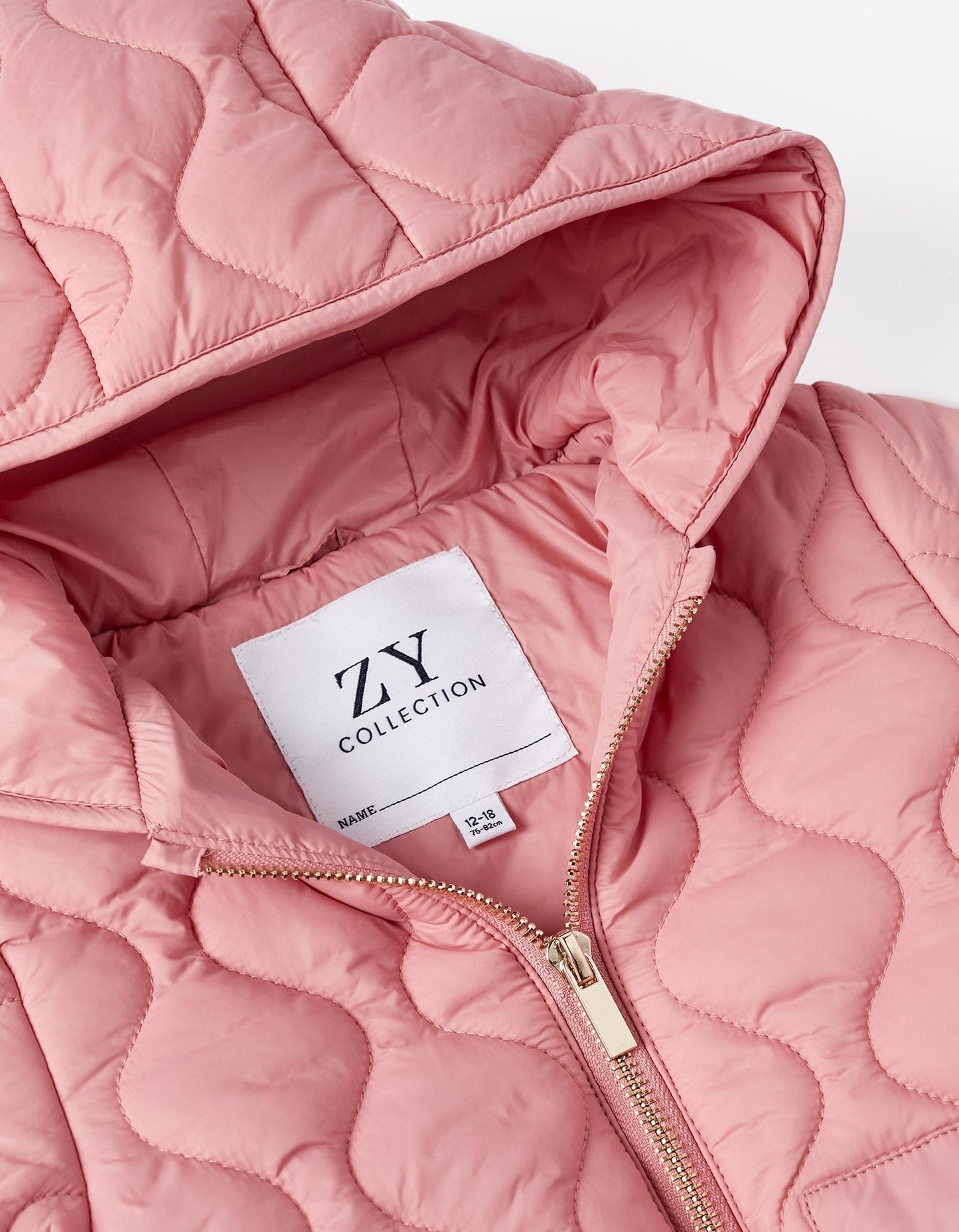 chaqueta acolchada , palo de rosa con capucha.