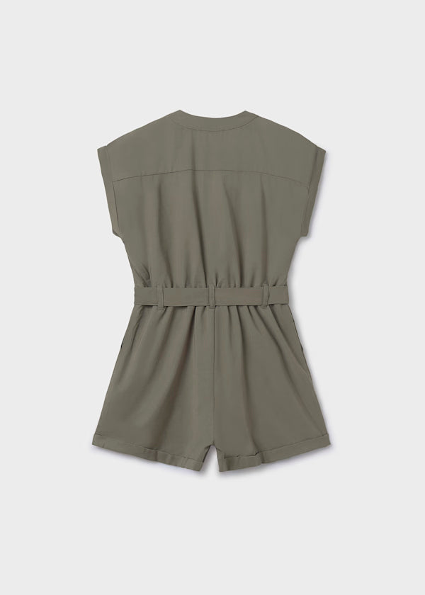 Mono corto bolsillos, color verde musgo