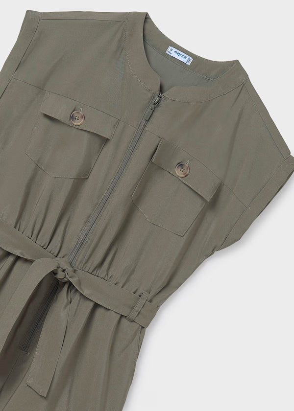 Mono corto bolsillos, color verde musgo