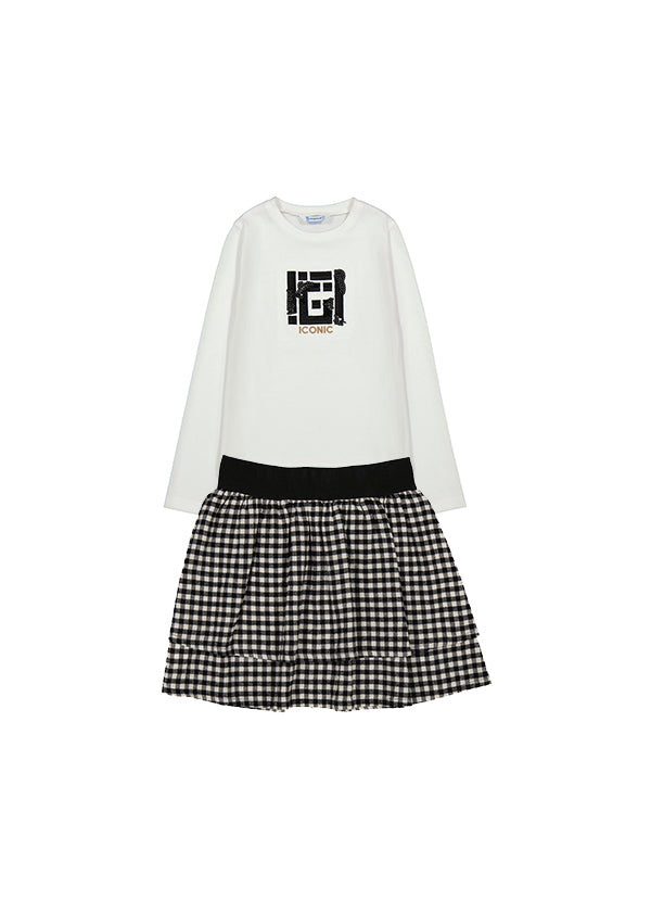 conjunto camiseta manga larga y falda a cuadros