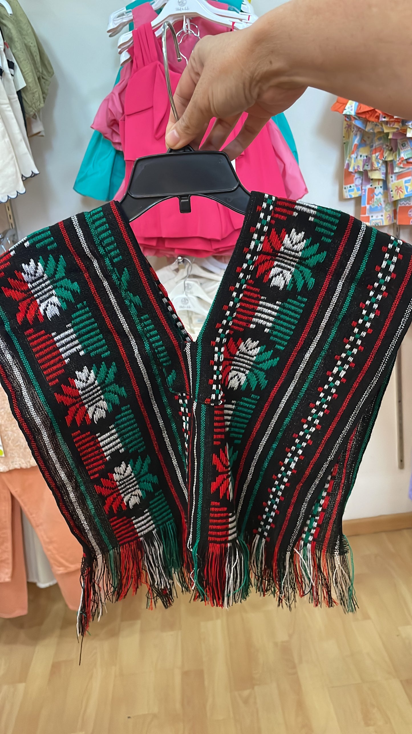 JORONGO DE TELA, VARIAS TEXTURAS. NEGRO