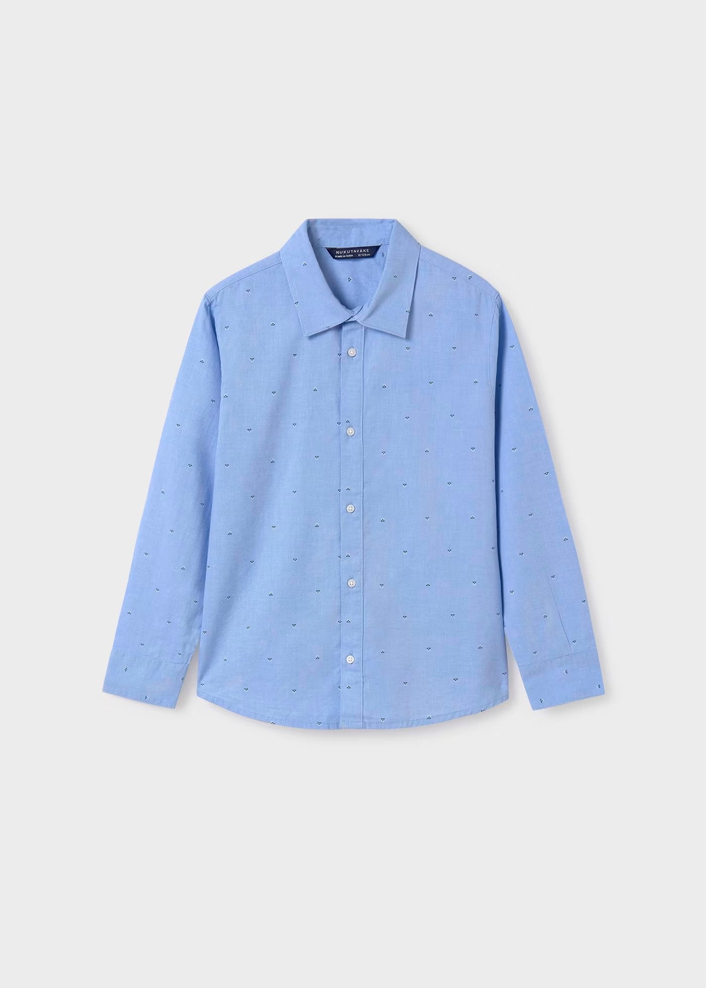 camisa azul celeste manga larga, mini triangulos