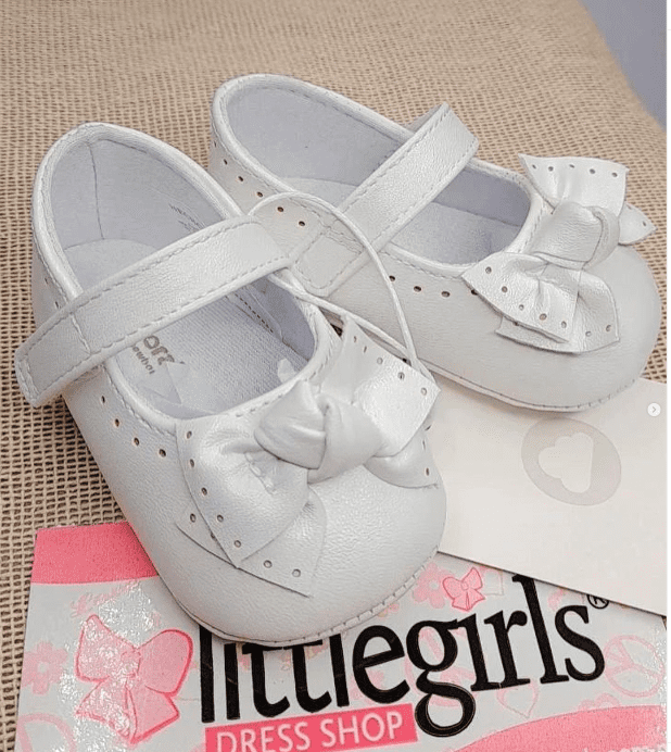 merceditas blancas con moño nudo al centro