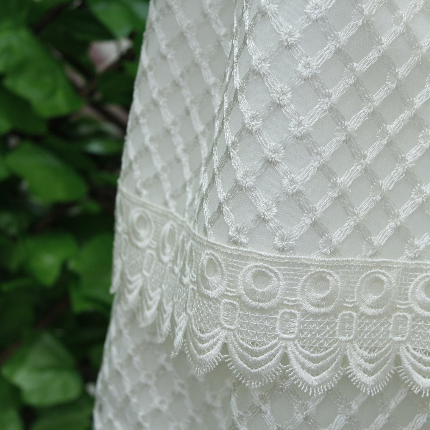 ropon color perla, 3 flores con perlas