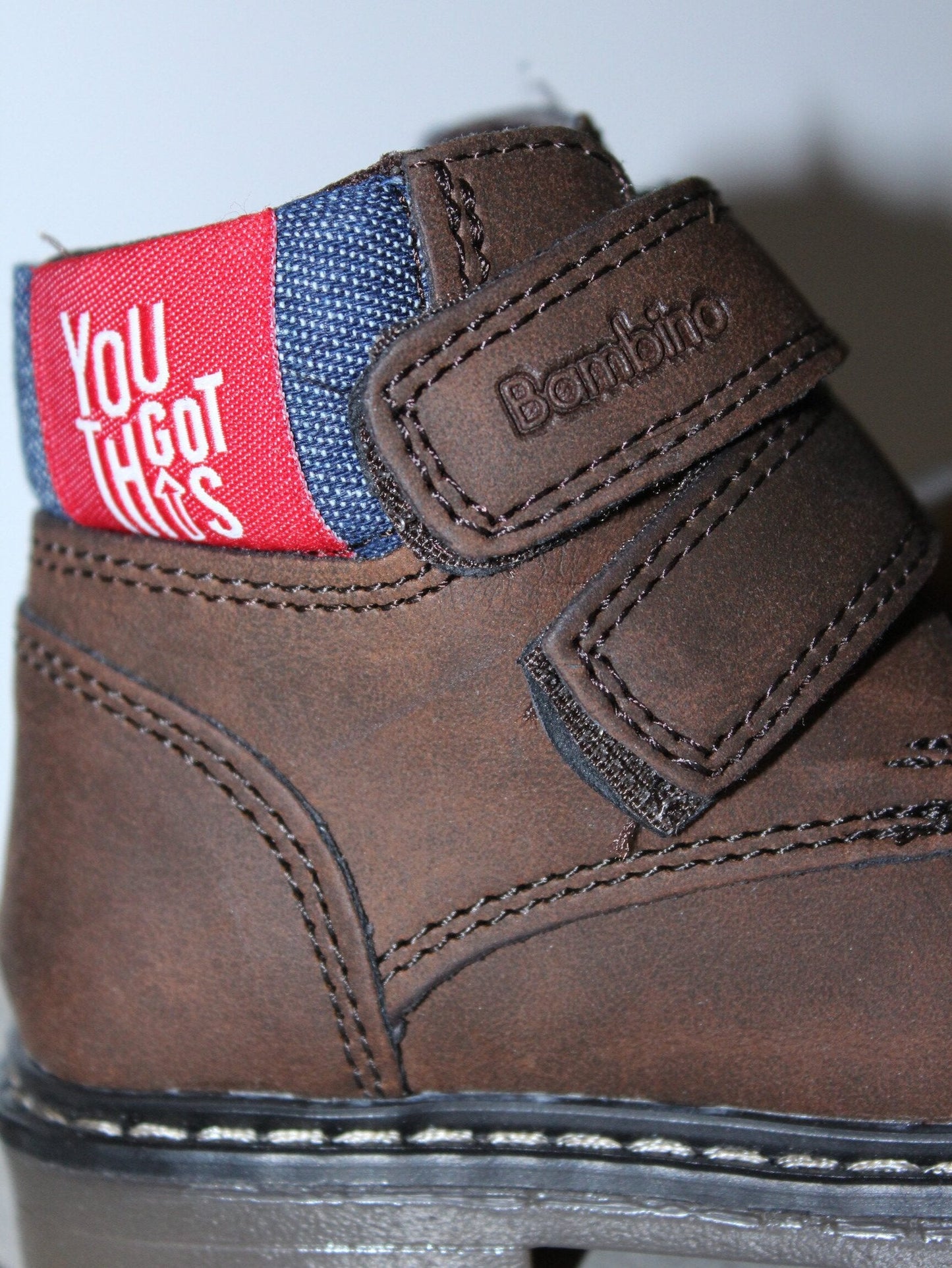 bota café doble velcro