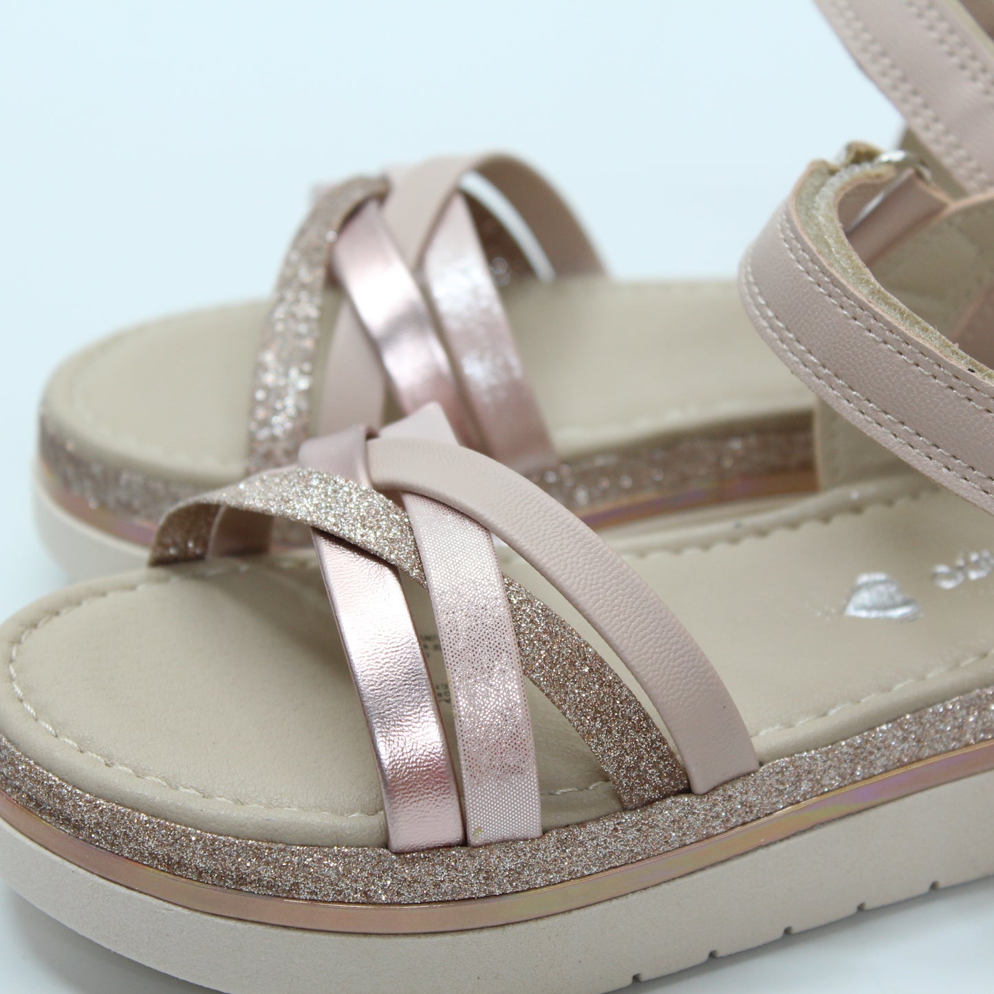 Huarache trenza nude, cierre con hebilla