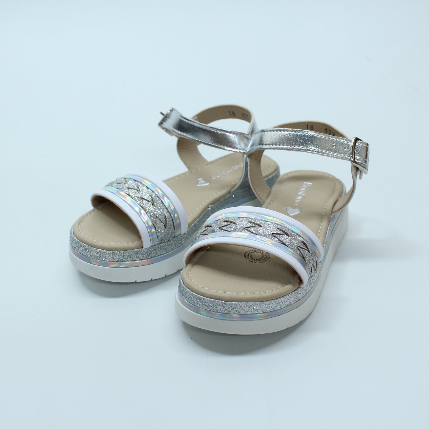 Huarache trenza plata, cierre con hebilla