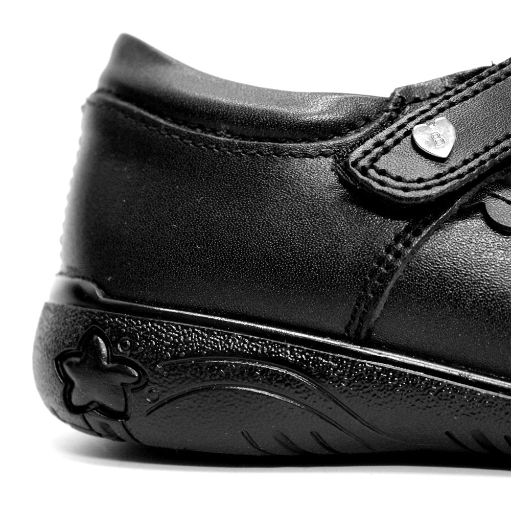 zapato escolar color negro, cierre de velcro