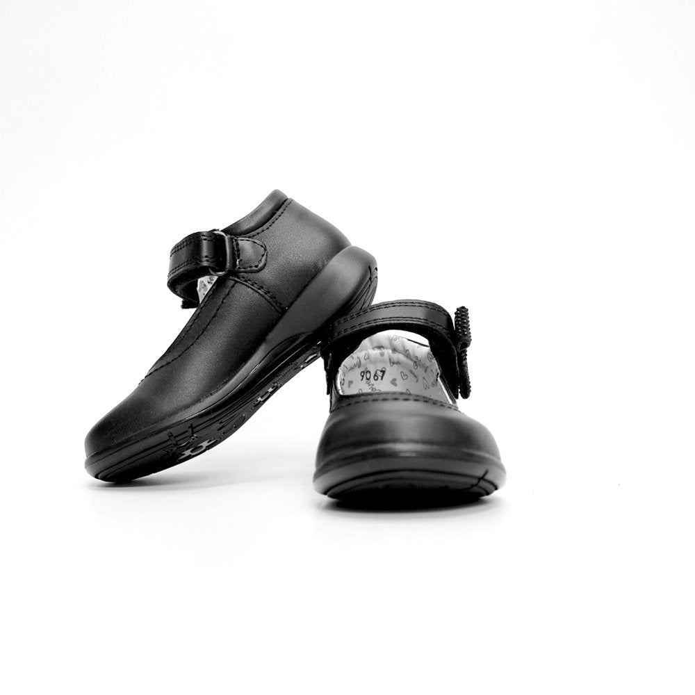 zapato escolar de piel, cierre de velcro