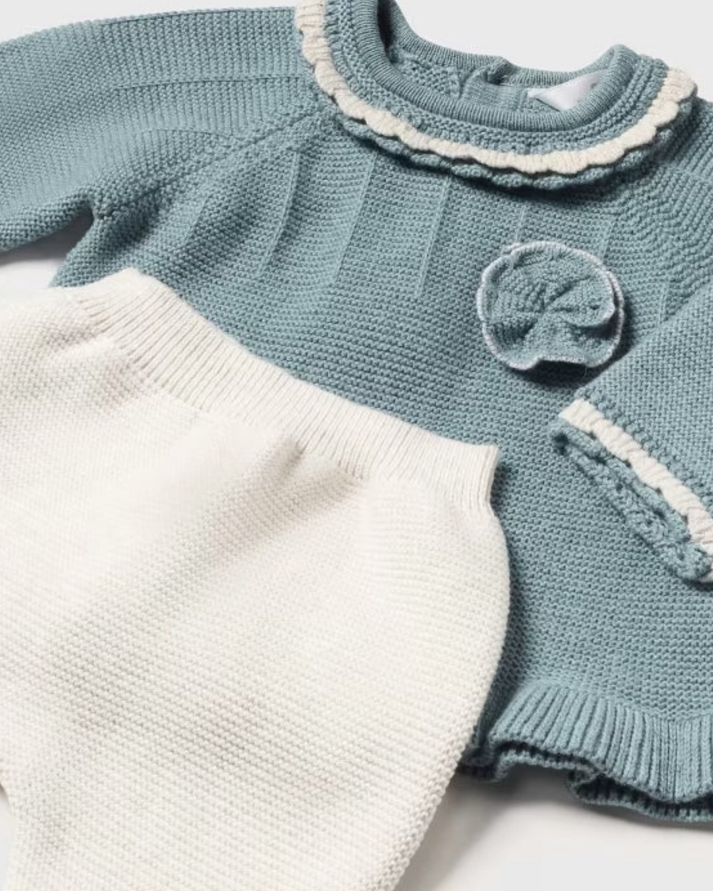 Conjunto tejido iceberg. polaina, gorro y pantalón