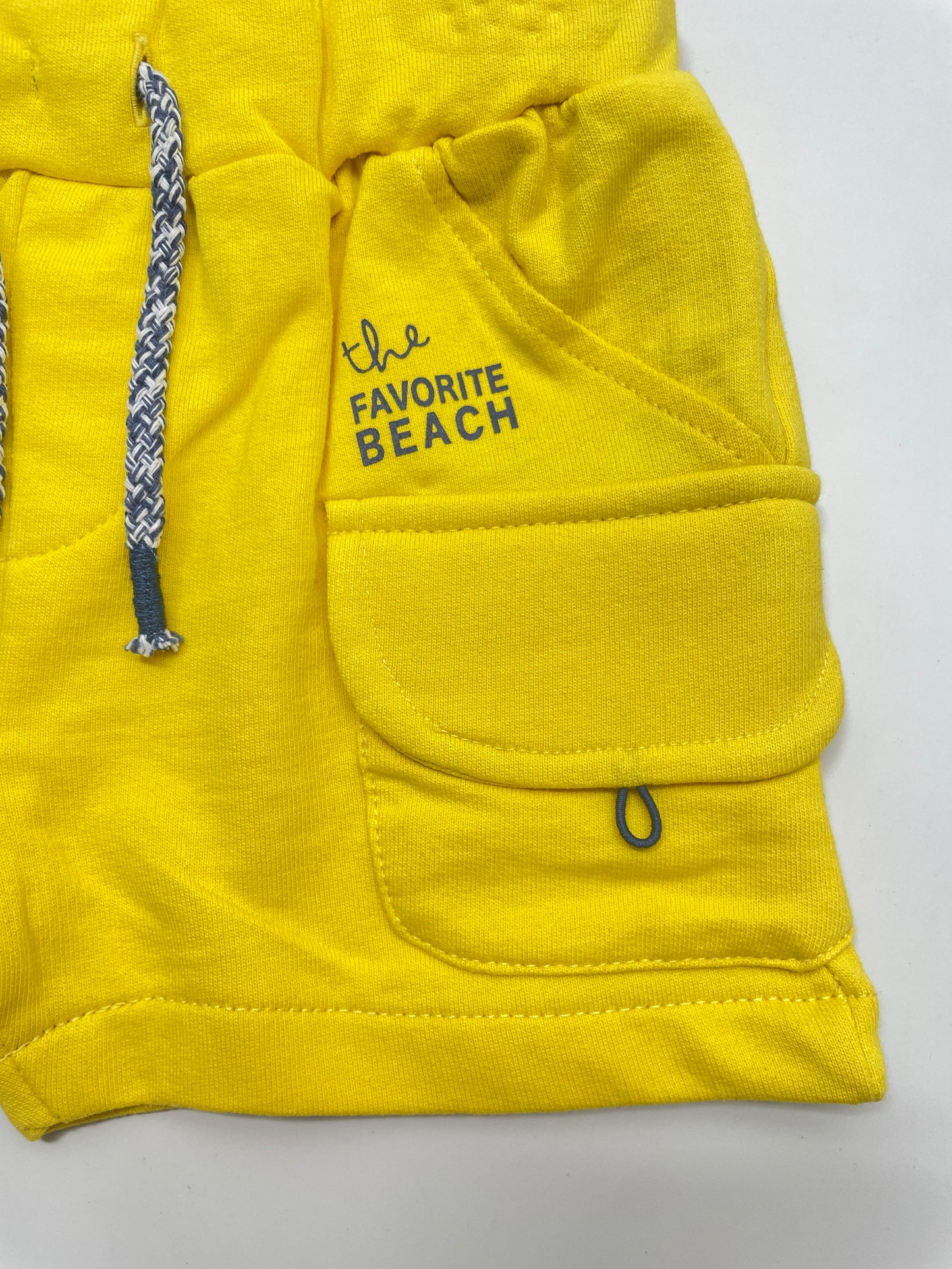 Set camiseta gaviotas short amarillo jareta
