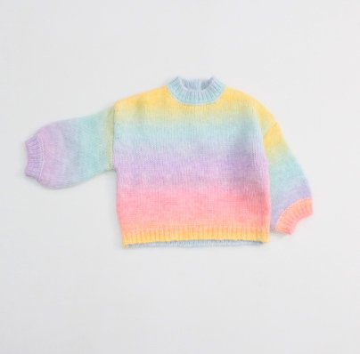 suéter de colores arcoiris para bebe