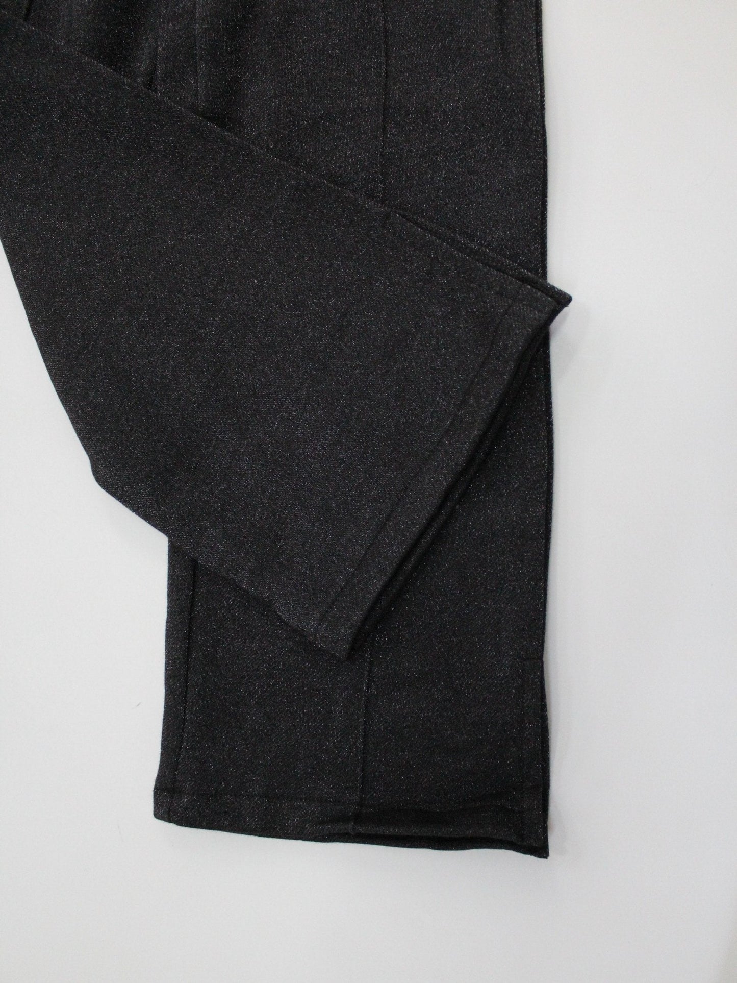 set sudadera gris y pantalón fleece negro