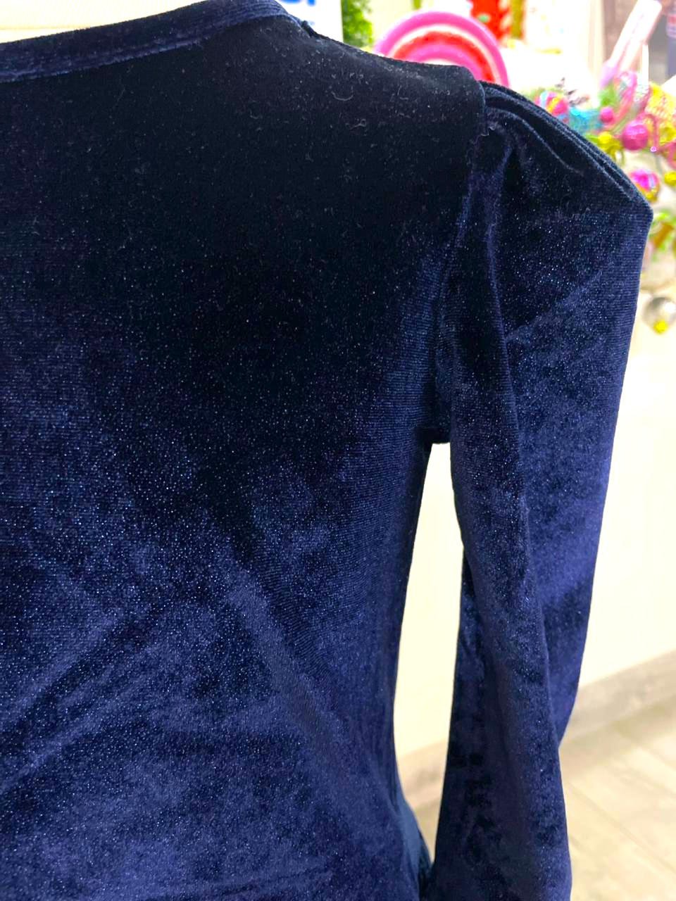 vestido manga larga, terciopelo. color azul navy