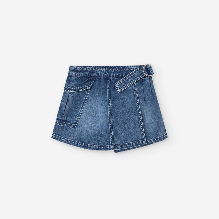Short falda mezclilla azul medio, moño lateral