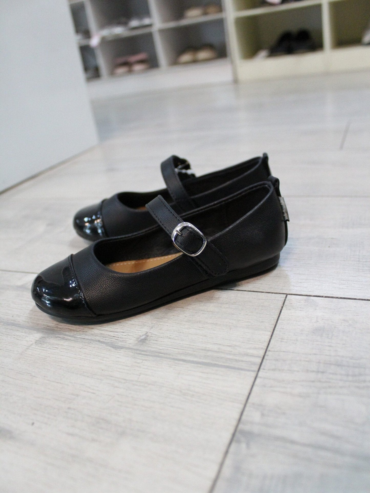 balerina color negro con punta de charol