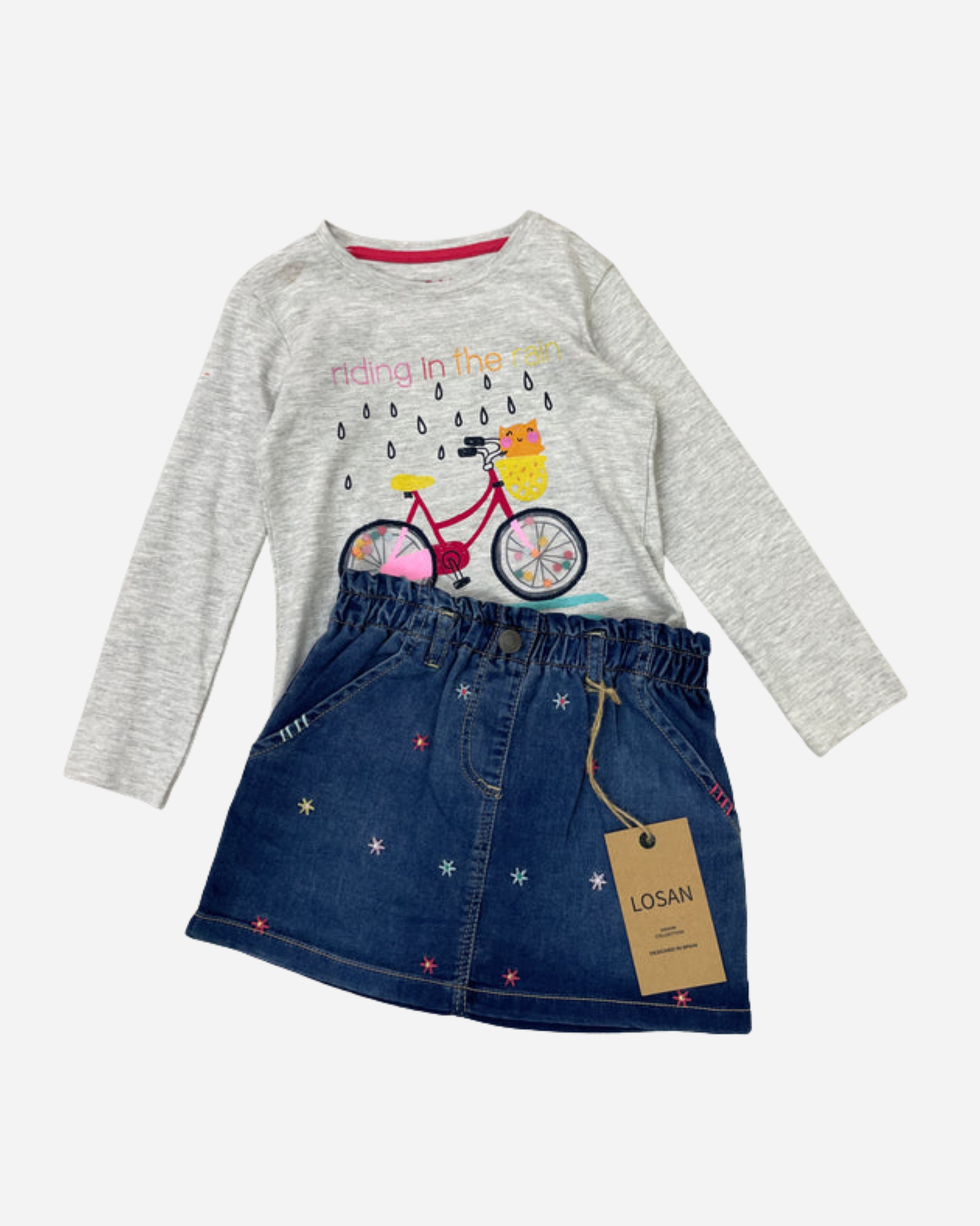Set blusa gris y falda denim flores
