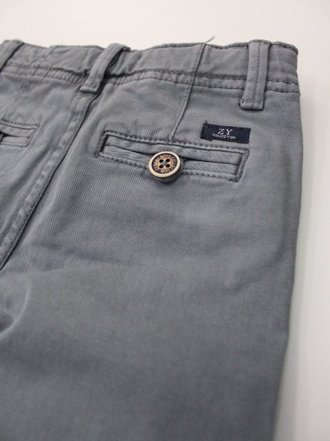 pantalón básico estilo chino. color gris
