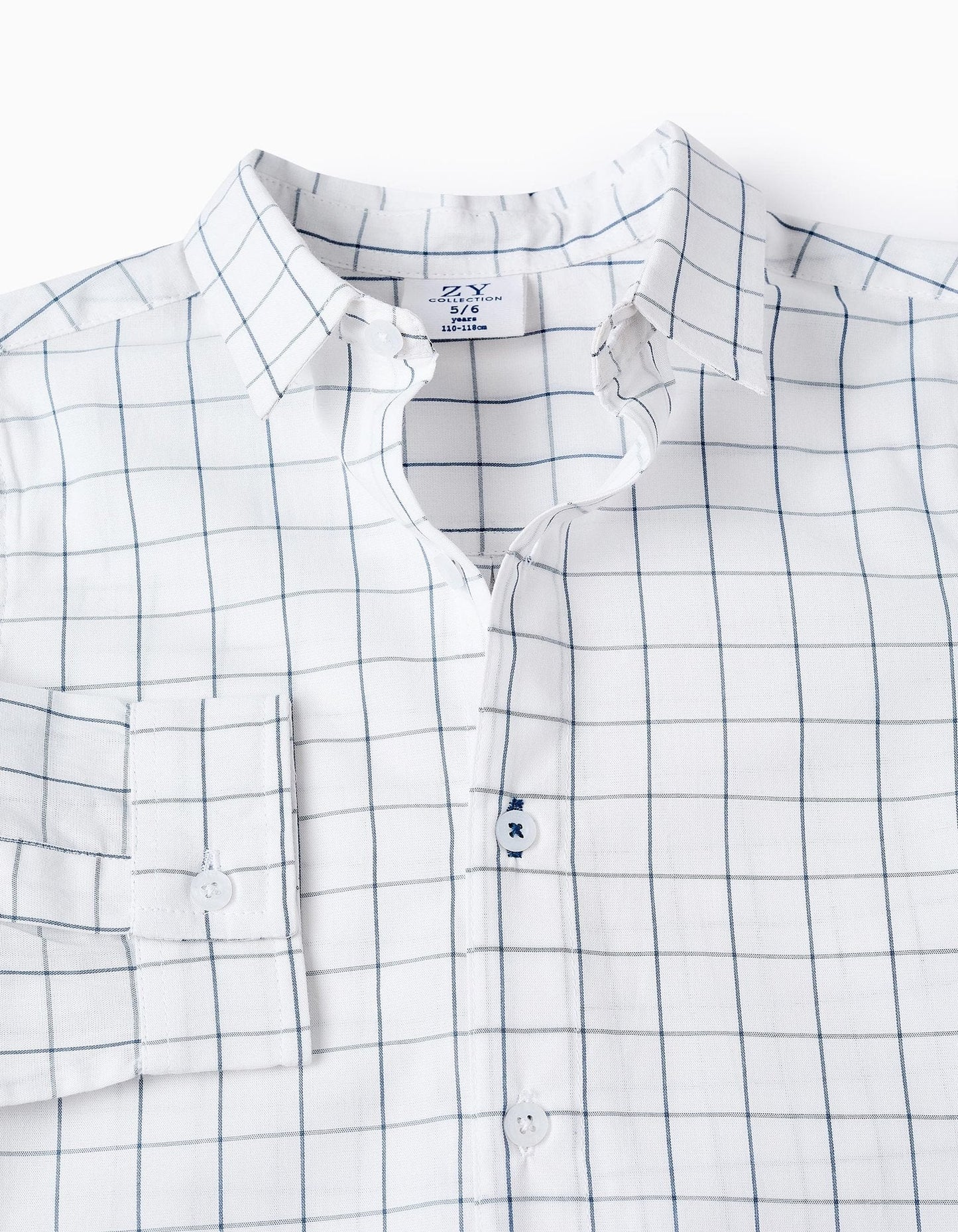camisa blanca cuadros grises