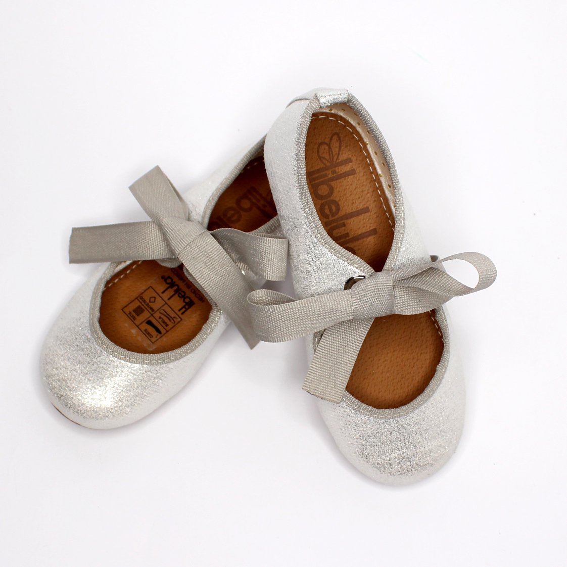 zapato plata metálico con liston gris