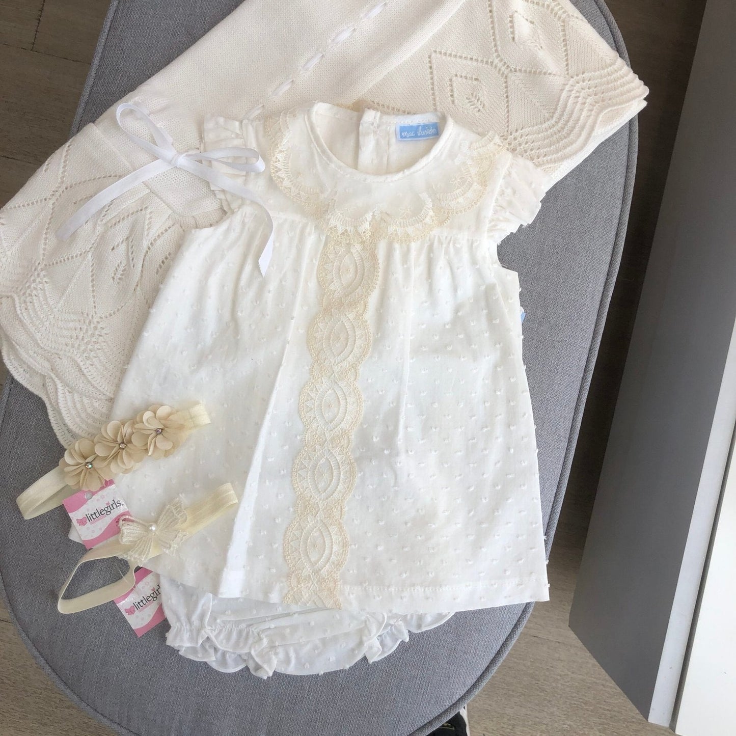 vestido punto cuello de encaje, crudo