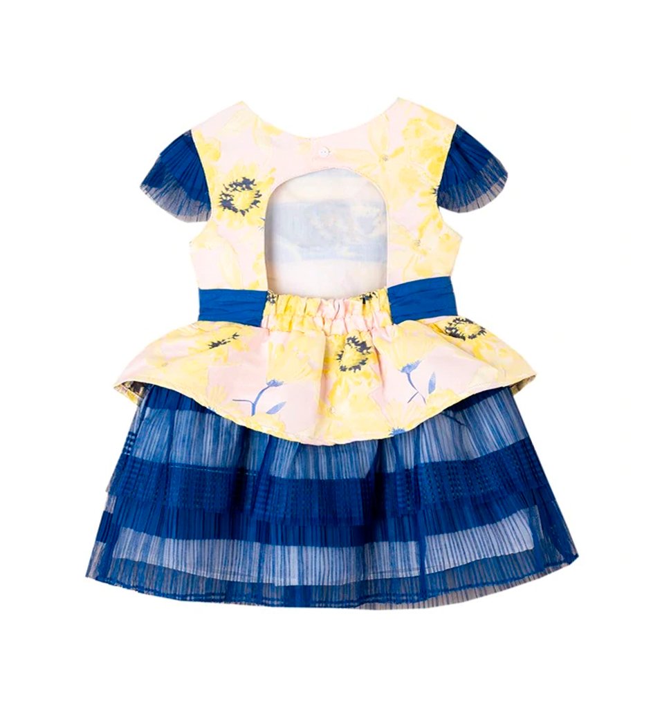 Vestido de volantes y manga corta de suave tul en tablitas