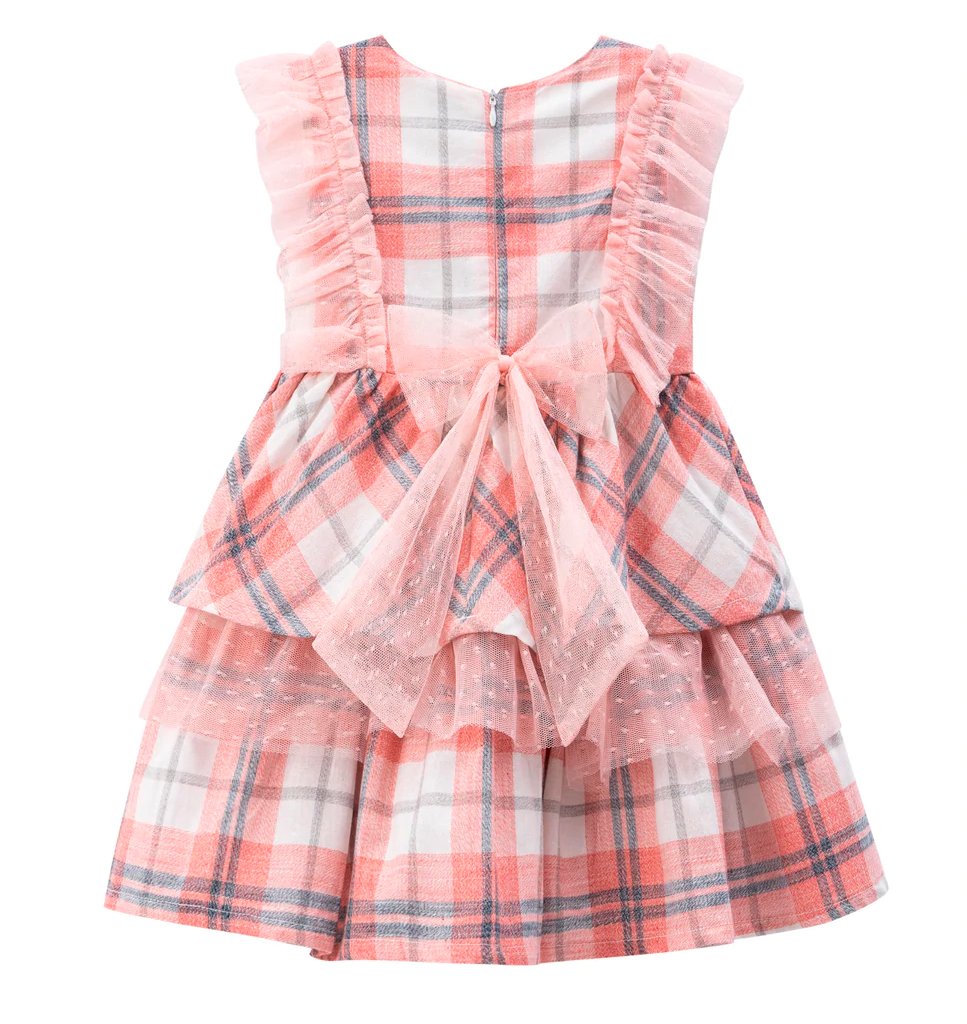 vestido a cuadros, dos olanes y detalles en tul